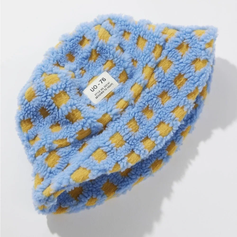 NWT UO Sherpa Grid 90s Y2K Bucket Hat
